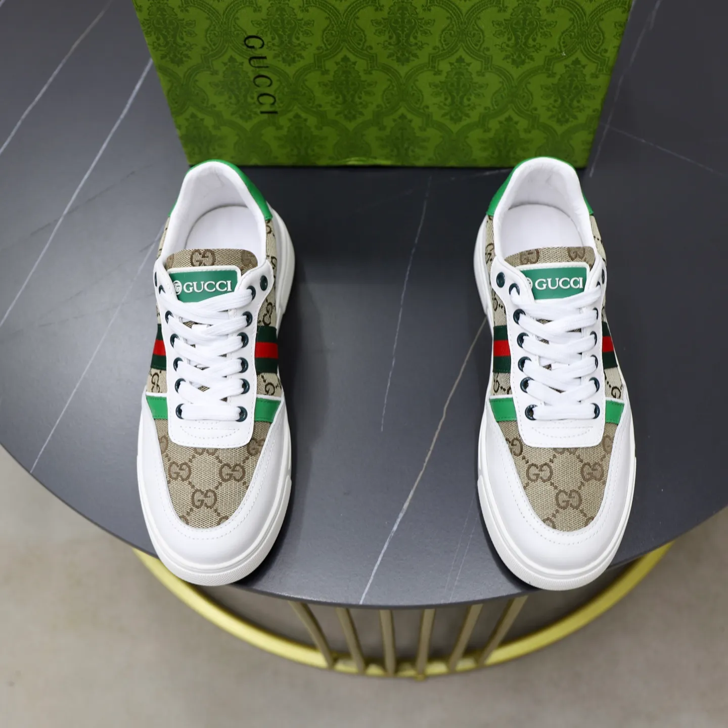 Ex-factory price: 420💰🙅‍♂️🙅‍♂️🙅‍♂️ Brand: GUCCI Standard code: 38-44 (45 customized) Grade: Same as the official website Material: Original leather splicing Comfortable and breathable sheepskin lining Original wear-resistant outsole Style category: Men's fashionable casual shoes Running sneakers Distinguished luxury brand elements Top luxury Color: actual picture color